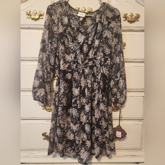 Knox Rose Dresses & Skirts - Knox Rose Black and White Long Sleeve Dress